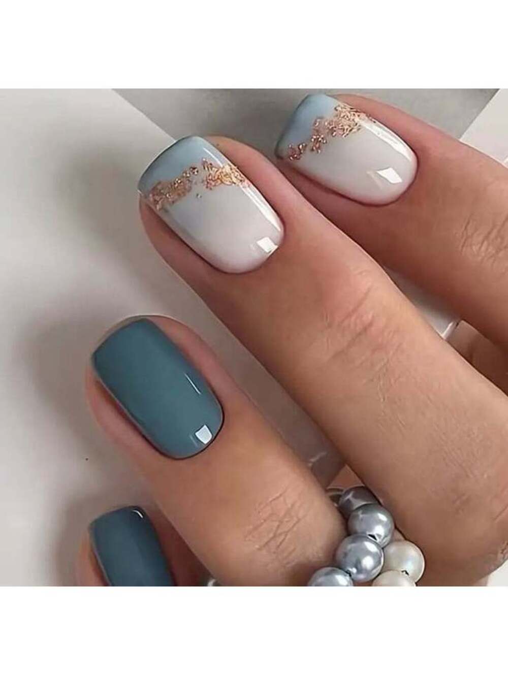 New - 24pcs - Reusable Dark Green to White Gradient - Gold Foil Press-On-Nails